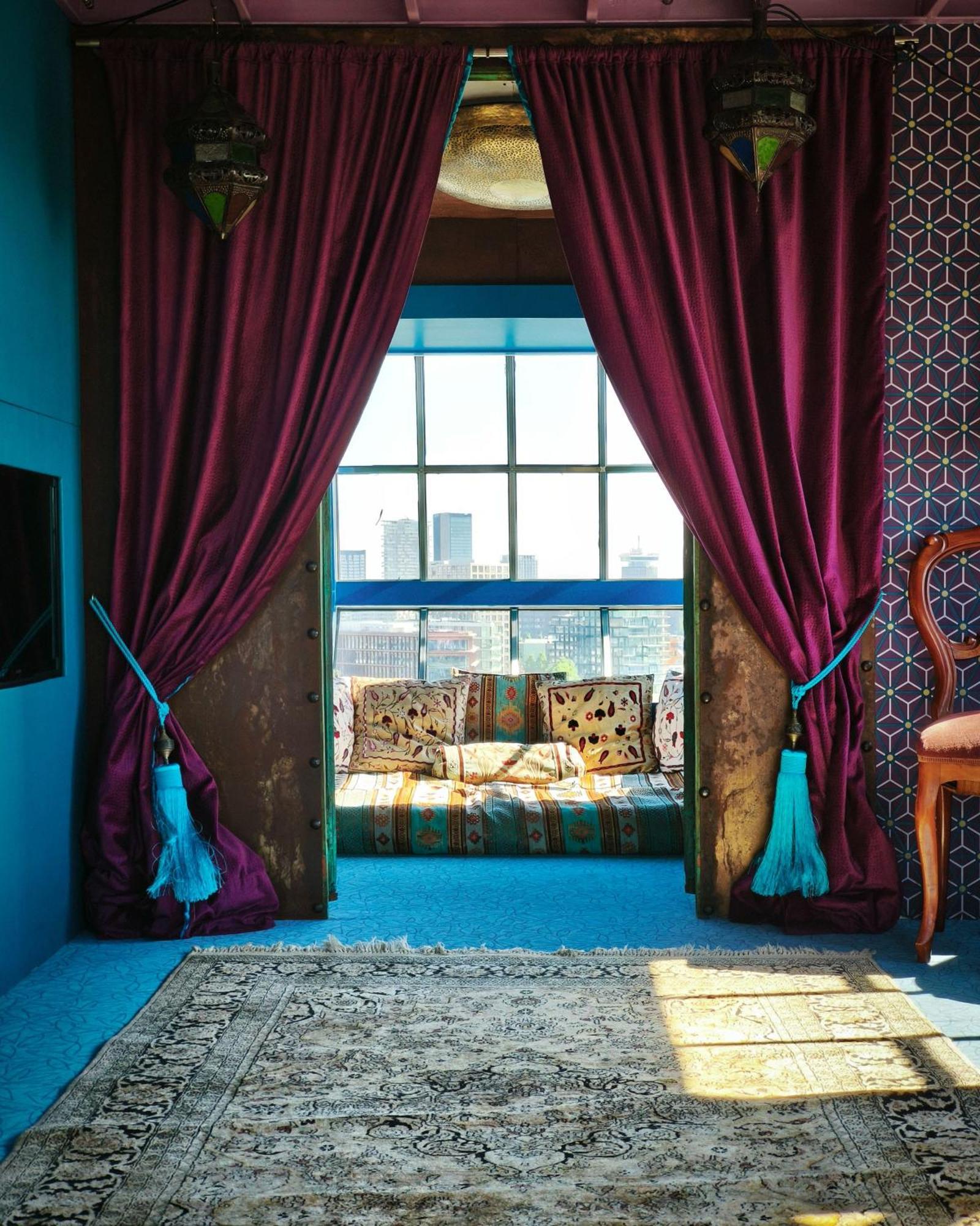 Faralda Crane Hotel 5*